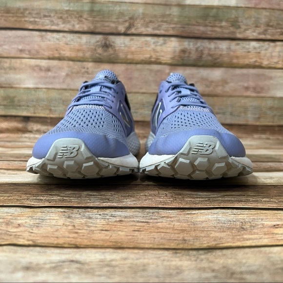 New Balance 520V5 Athletic Shoes - Picture 4 of 9